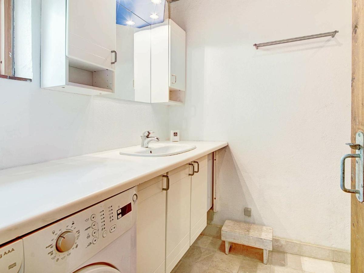 6 Person Holiday Home In Aakirkeby Room photo